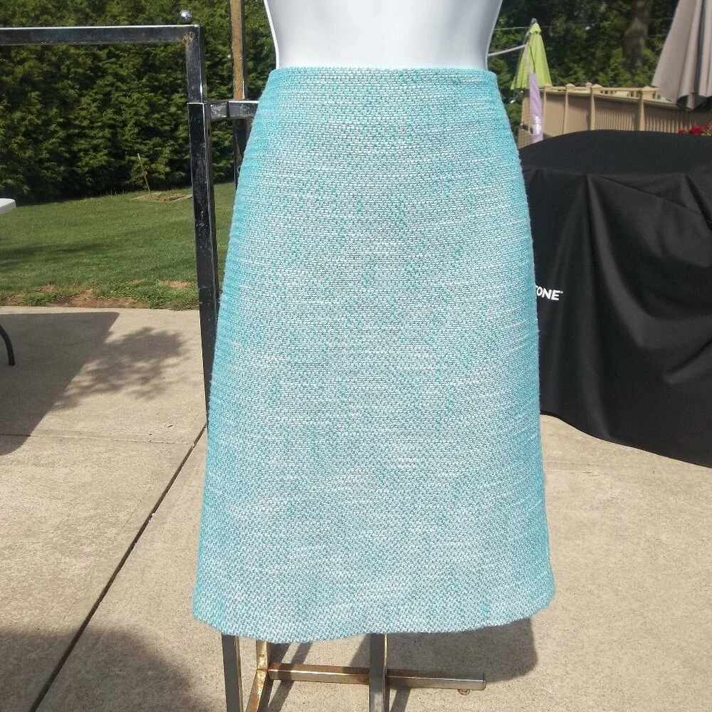 TALBOTS AQUA BOUCLE SKIRT 6